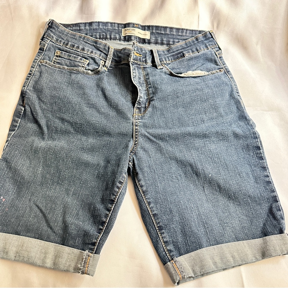 Signature by Levi Strauss Blue Denim Shorts women’s size 10